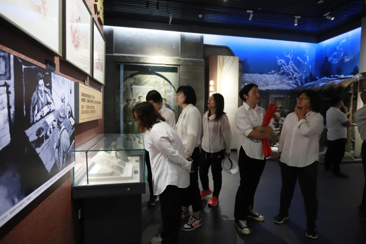 砥礪初心使命,汲取奮進(jìn)力量丨花花牛乳業(yè)集團(tuán)黨委組織開展學(xué)習(xí)“焦裕祿精神”主題黨日活動 砥礪初心使命,汲取奮進(jìn)力量丨花花牛乳業(yè)集團(tuán)黨委組織開展學(xué)習(xí)“焦裕祿精神”主題黨日活動