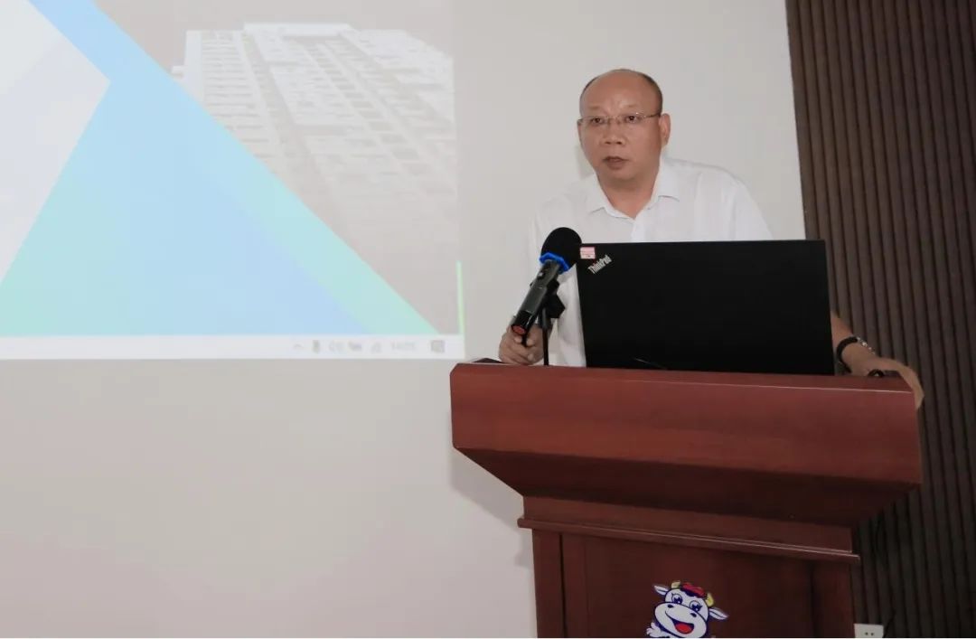 花花牛乳業(yè)集團(tuán)開展“合規(guī)體系構(gòu)建框架”專題培訓(xùn) 花花牛乳業(yè)集團(tuán)開展“合規(guī)體系構(gòu)建框架”專題培訓(xùn)