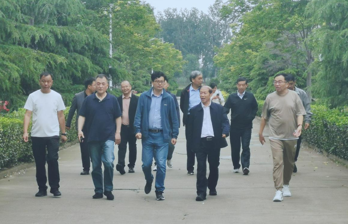 花花牛丨河南農(nóng)業(yè)大學(xué)黨委副書記、校長介曉磊一行蒞臨花花牛河南瑞亞參觀調(diào)研 花花牛丨河南農(nóng)業(yè)大學(xué)黨委副書記、校長介曉磊一行蒞臨花花牛河南瑞亞參觀調(diào)研