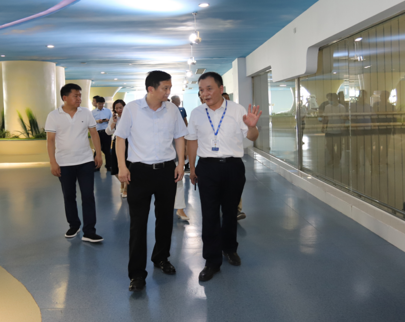 快訊|鄭州市二七區(qū)委副書記、區(qū)長(zhǎng)虎榮鑫蒞臨河南花花牛乳業(yè)集團(tuán)調(diào)研