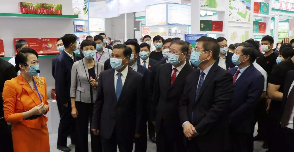 喜報 | 花花牛輕覺酸奶榮獲第二十四屆中國農產品加工業投資貿易洽談會金質產品獎