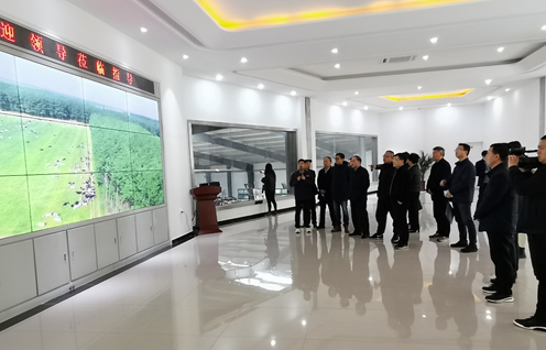 花花牛 | 農(nóng)業(yè)農(nóng)村部畜牧獸醫(yī)局副局長(zhǎng)魏宏陽(yáng)一行蒞臨花花牛平輿誠(chéng)信瑞亞牧業(yè)公司參觀調(diào)研