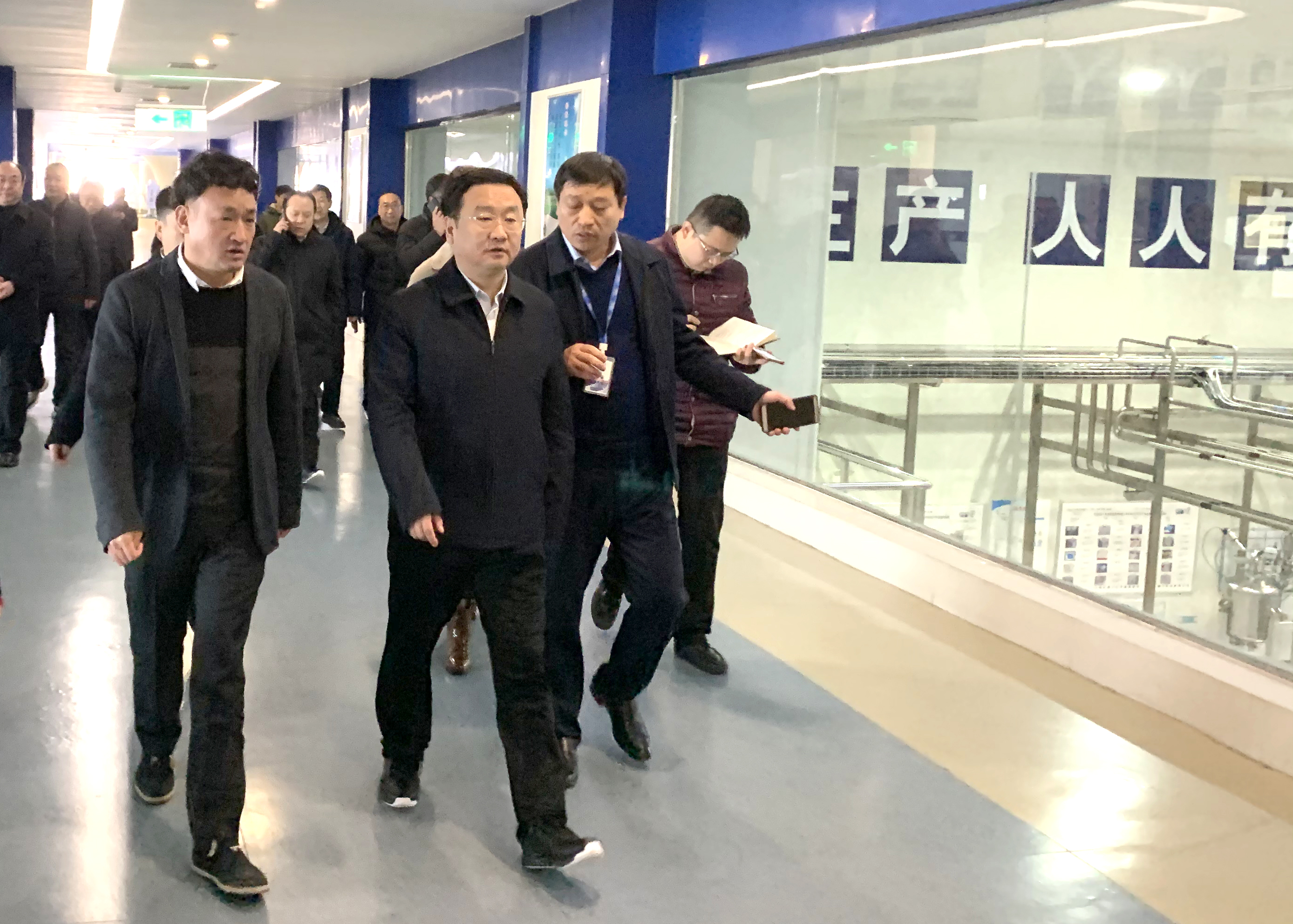 鄭州市委副書記、市長王新偉蒞臨花花牛乳業(yè)集團調研