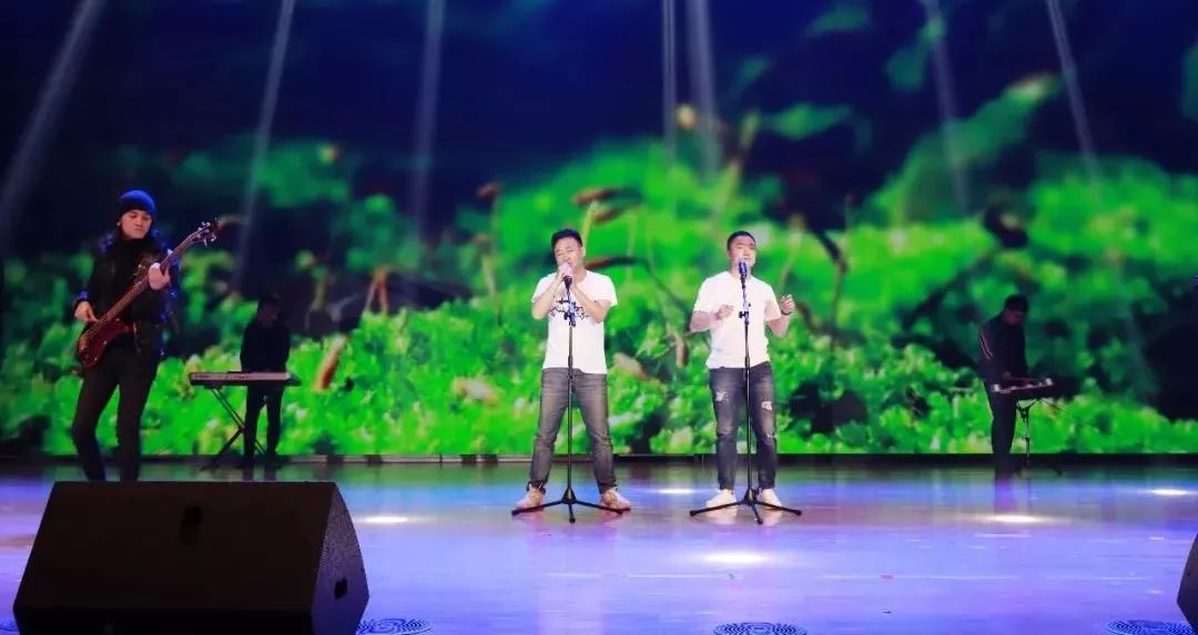 “贏在2019”,花花牛乳業(yè)集團2019年新春晚會盛大開幕 “贏在2019”,花花牛乳業(yè)集團2019年新春晚會盛大開幕