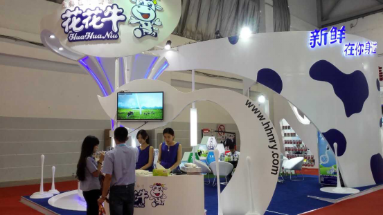 花花牛牛氣沖天！農業部長品嘗“領暢”點贊，又獲國際奶業平臺青睞